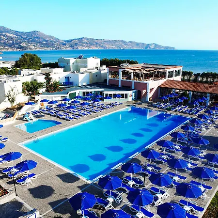 Dessole Dolphin Bay Resort 4*